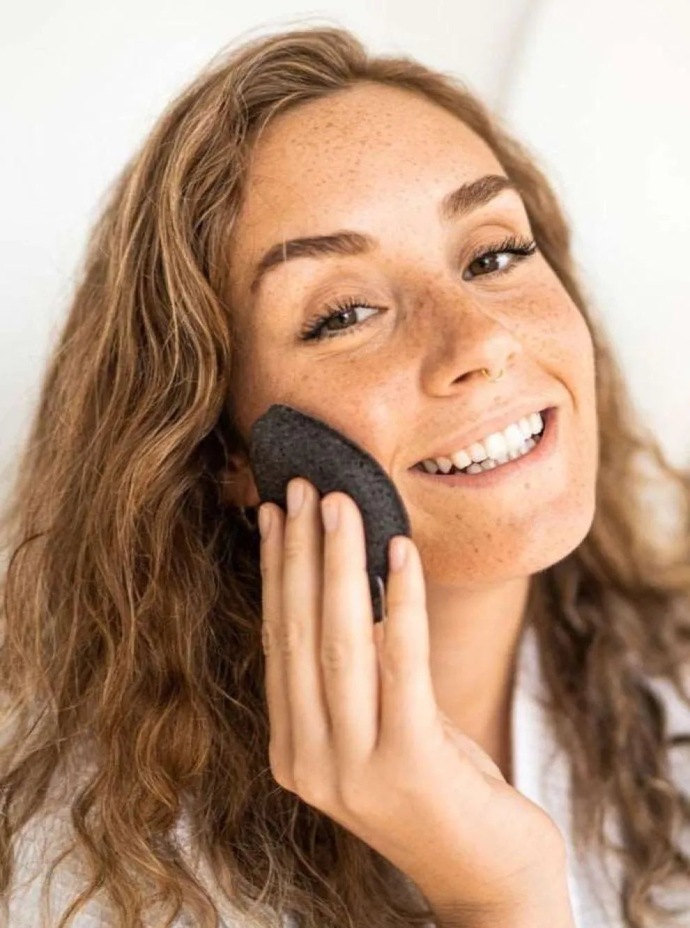 OF BERRIES AND SAP Exfoliating Care Soap - Wild Berries