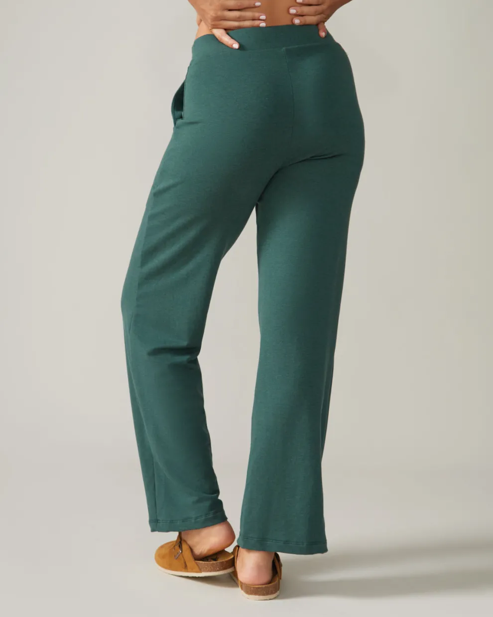 ROSE BOREAL Hugg Me Jogger Pants - Dark lagoon