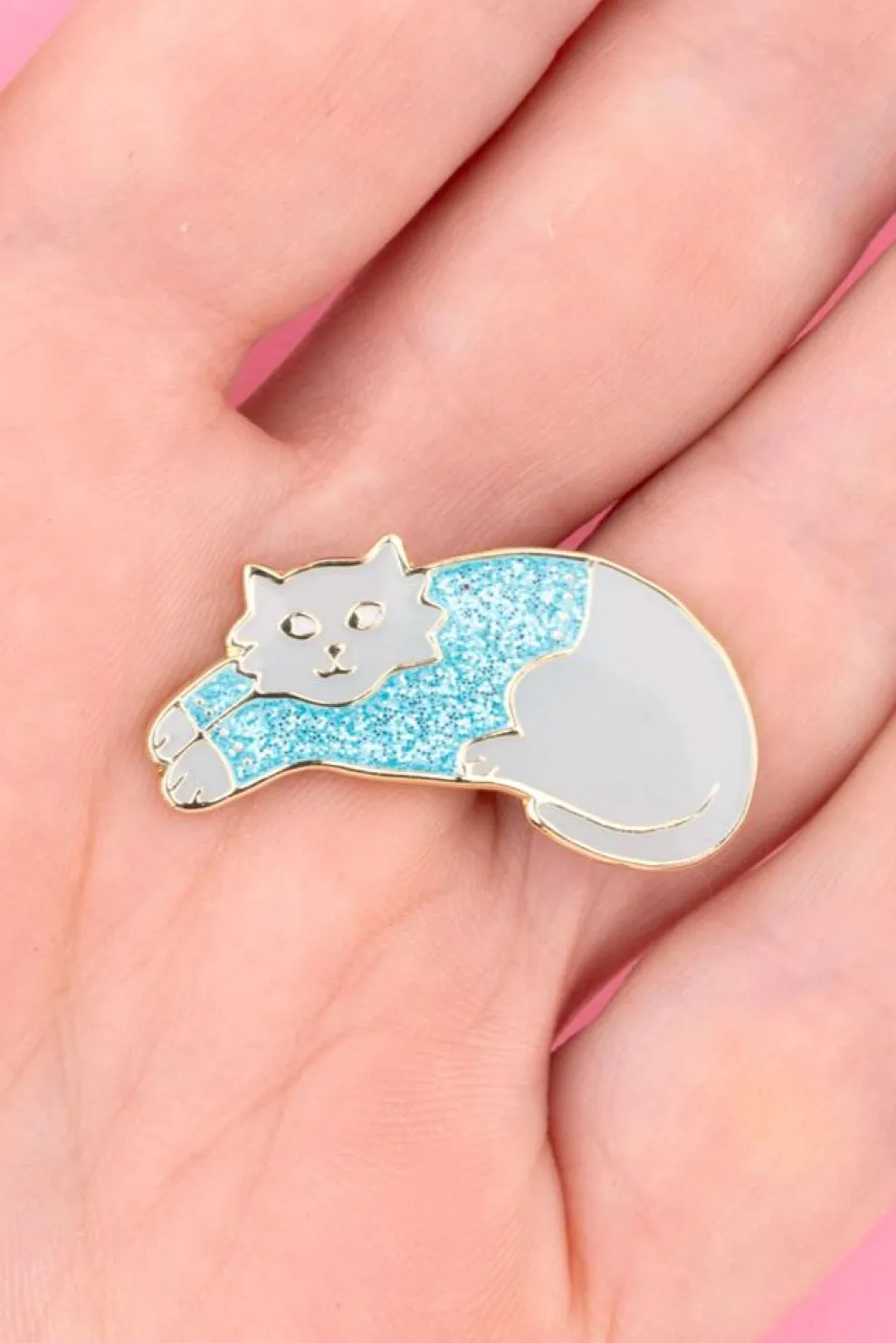 HELLO SUZETTE Winter Sweater Cat Pin