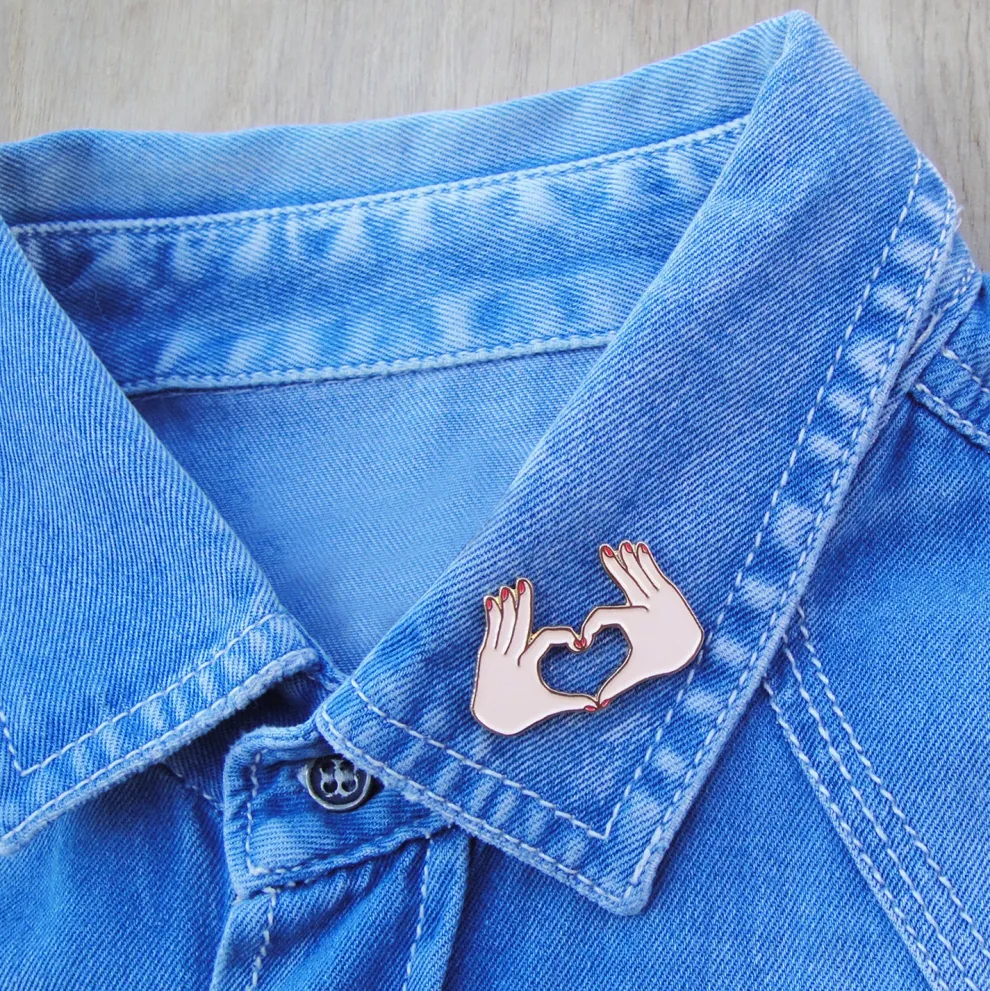 COUCOU SUZETTE Pin's Love