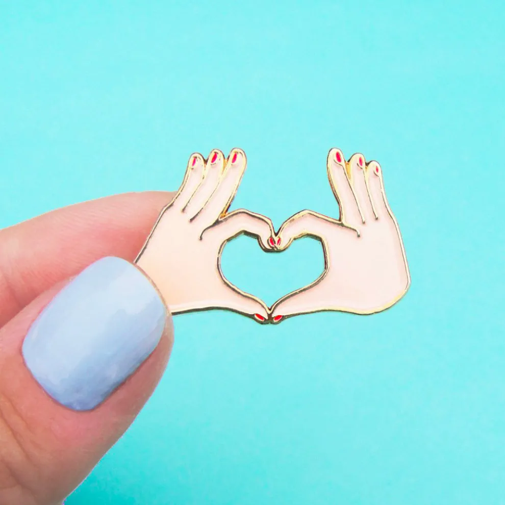 COUCOU SUZETTE Pin's Love