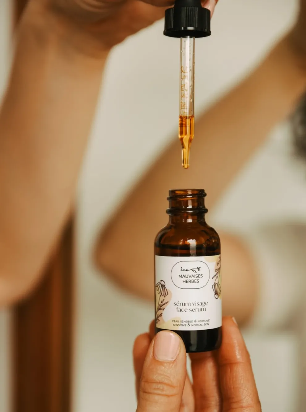 LES MAUVAISES HERBS Chamomile Serum - Sensitive and Normal Skin