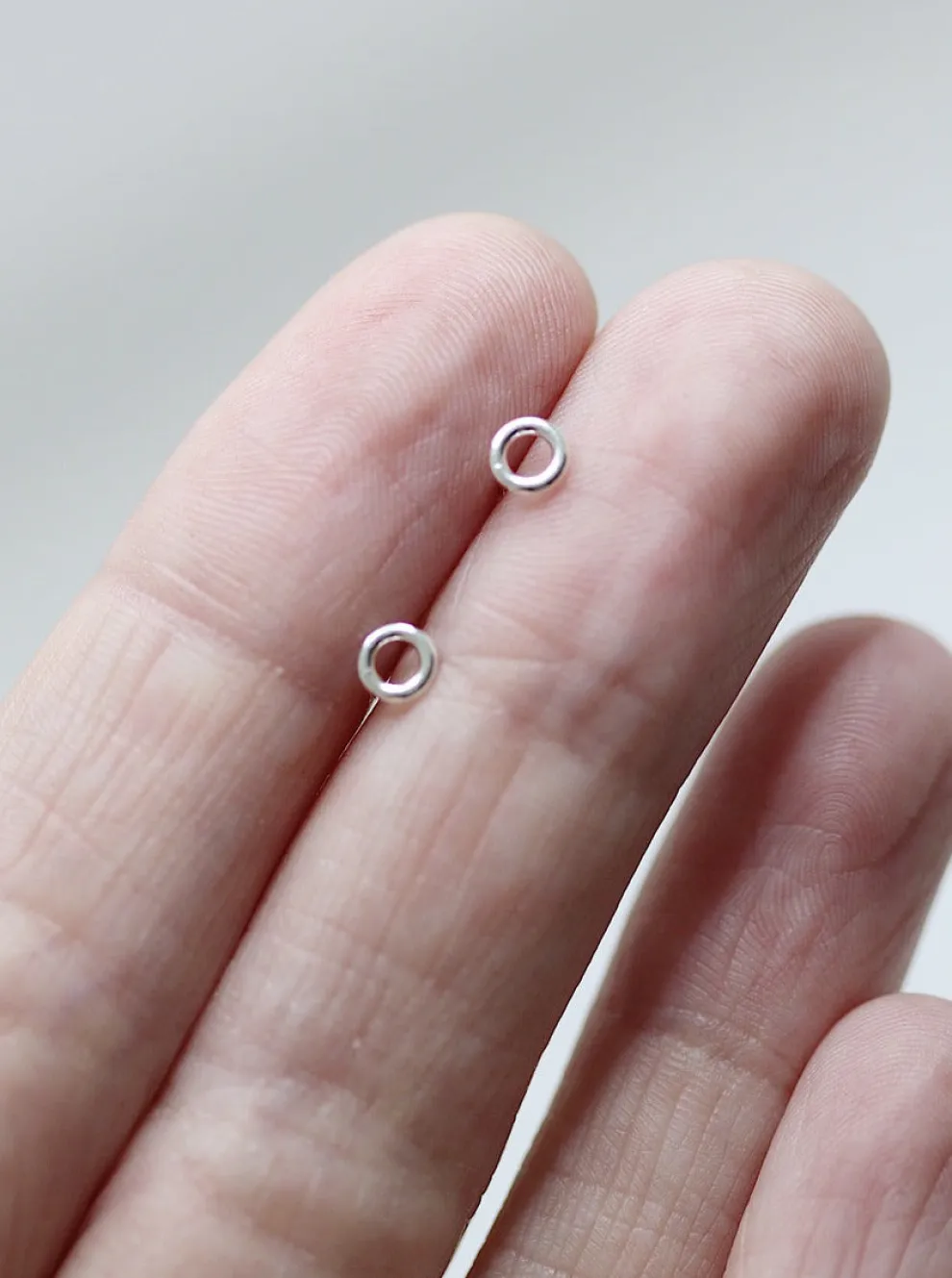 MAKSYM Mini Circle Earrings - Silver