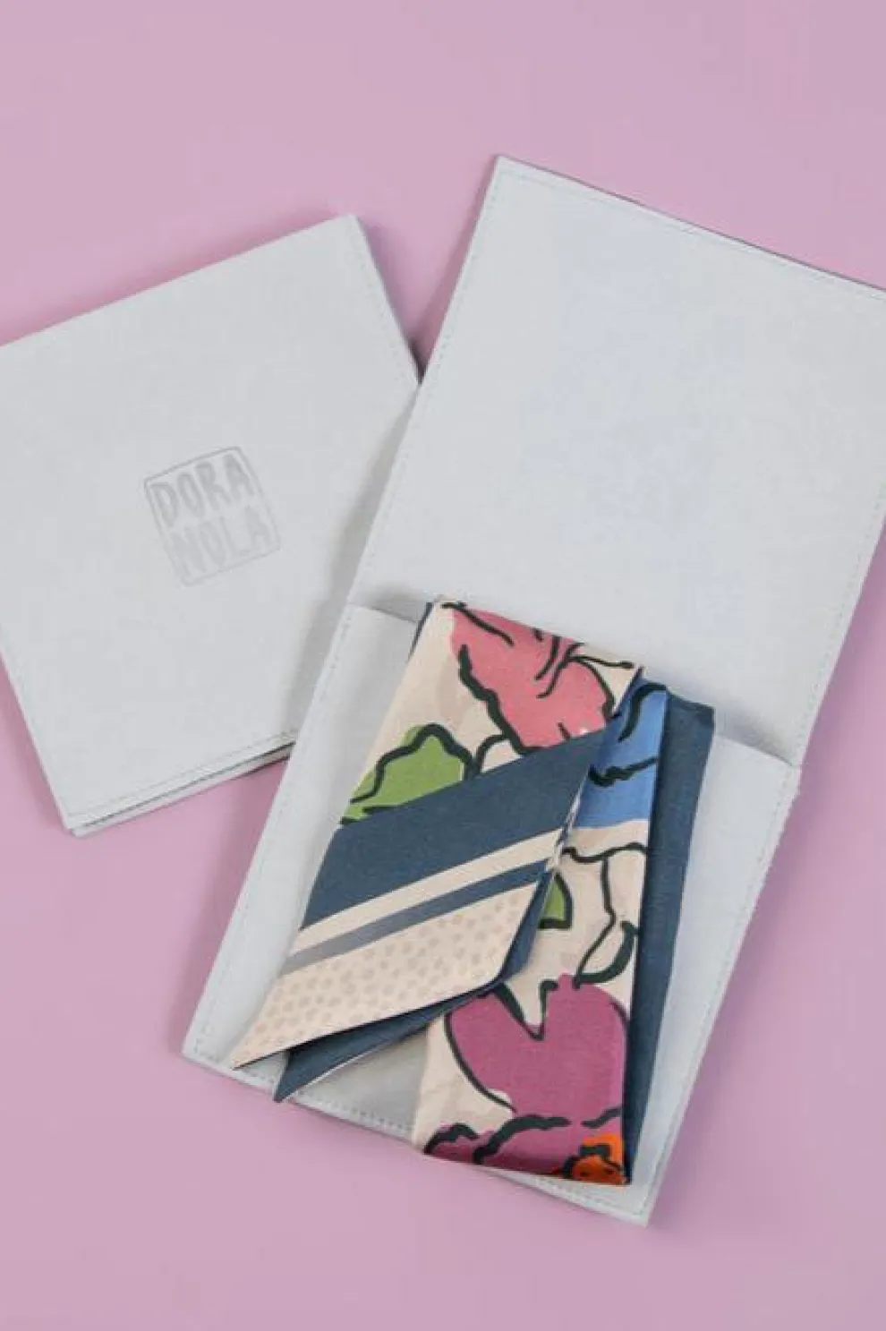 DORA NOLA Silk Twilly - Sketch