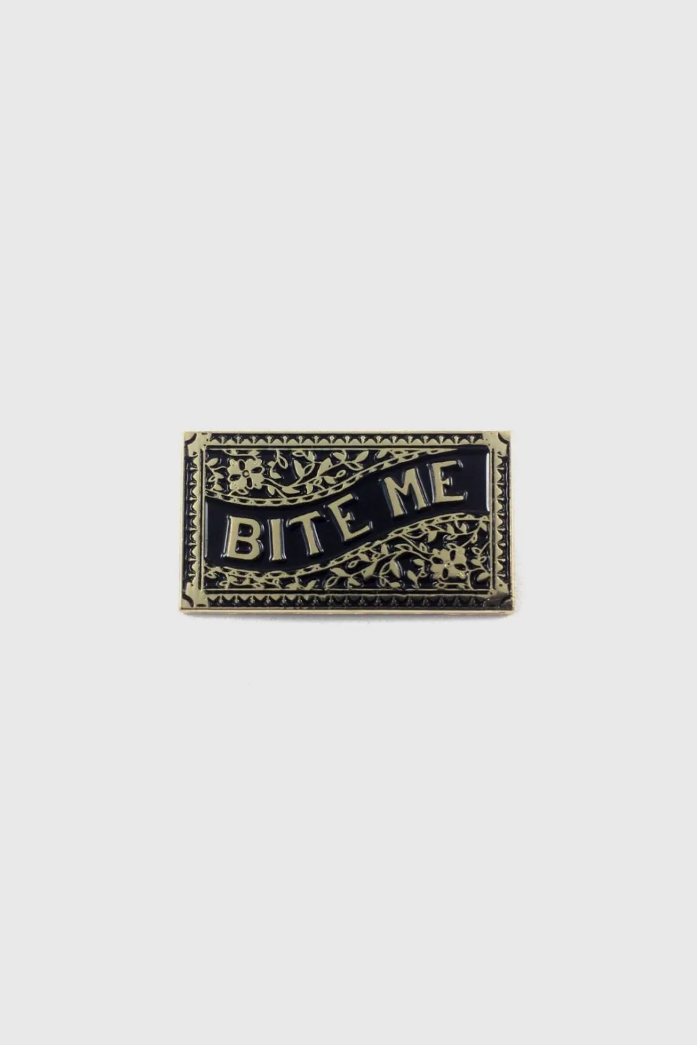 BADABOÖM STUDIO Pin's - Bite Me
