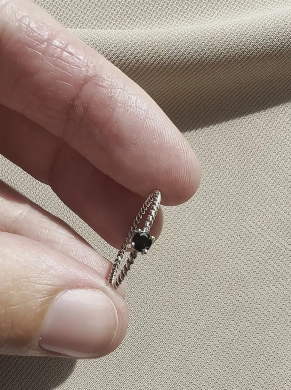 MAKSYM Twisted Ring + Black Spinel - Silver