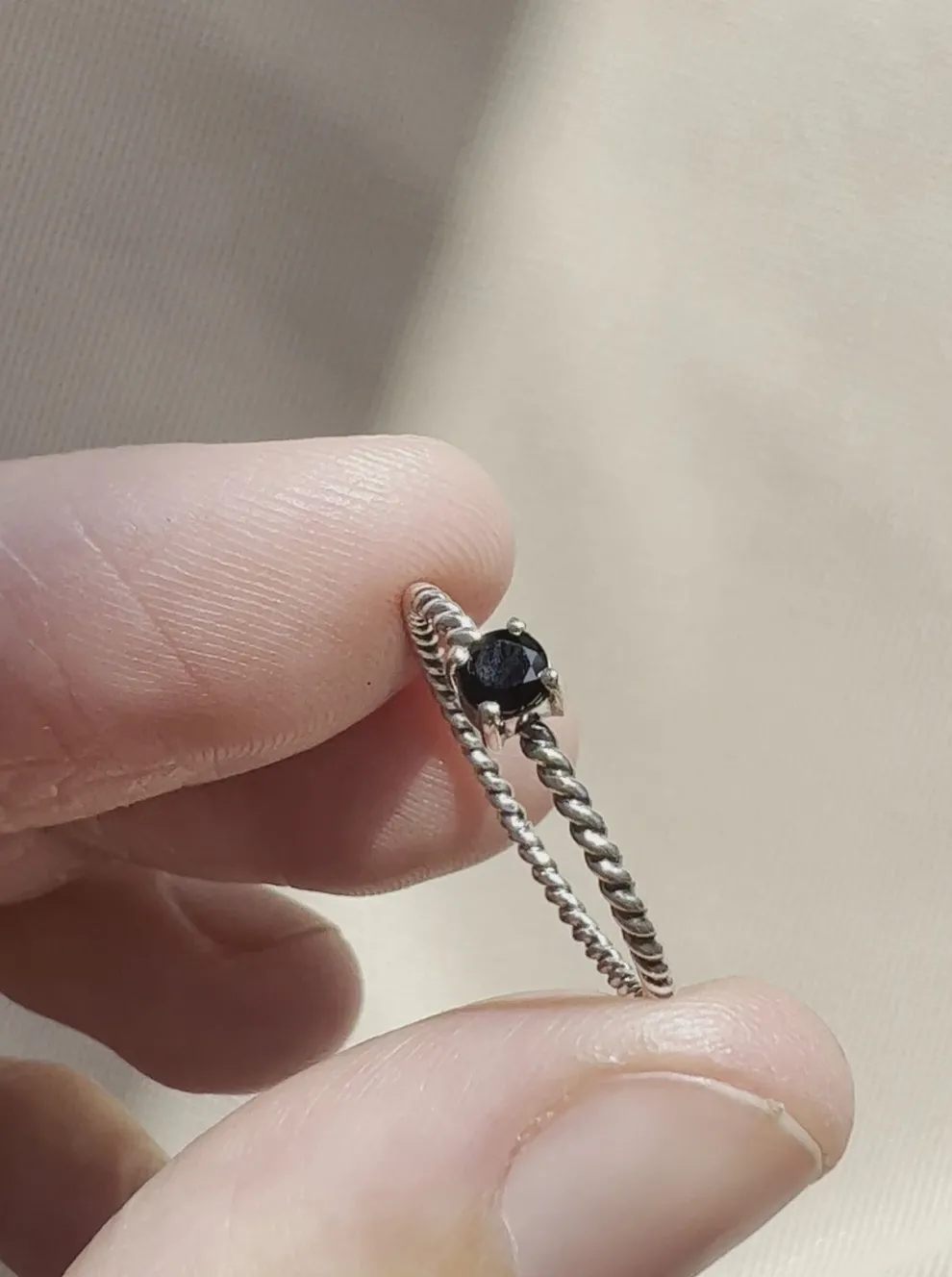 MAKSYM Twisted Ring + Black Spinel - Silver