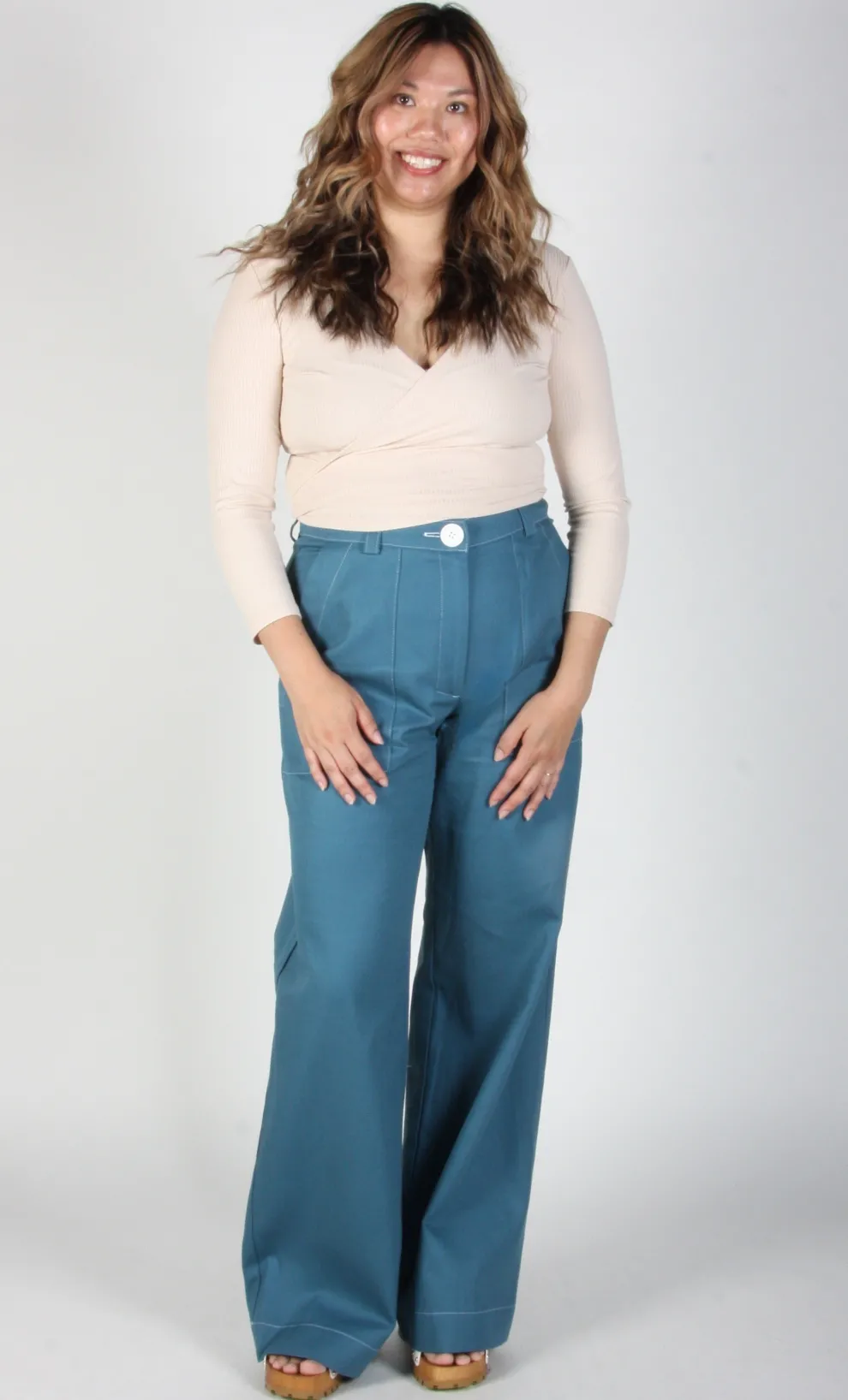 BIRDS OF NORTH AMERICA Top Crescentchest