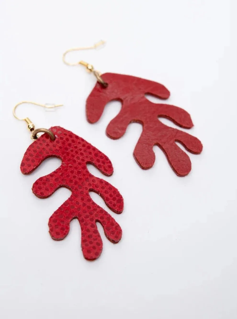 VEINAGE Coral Earrings