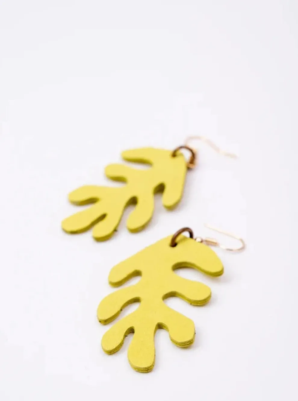 VEINAGE Coral Earrings