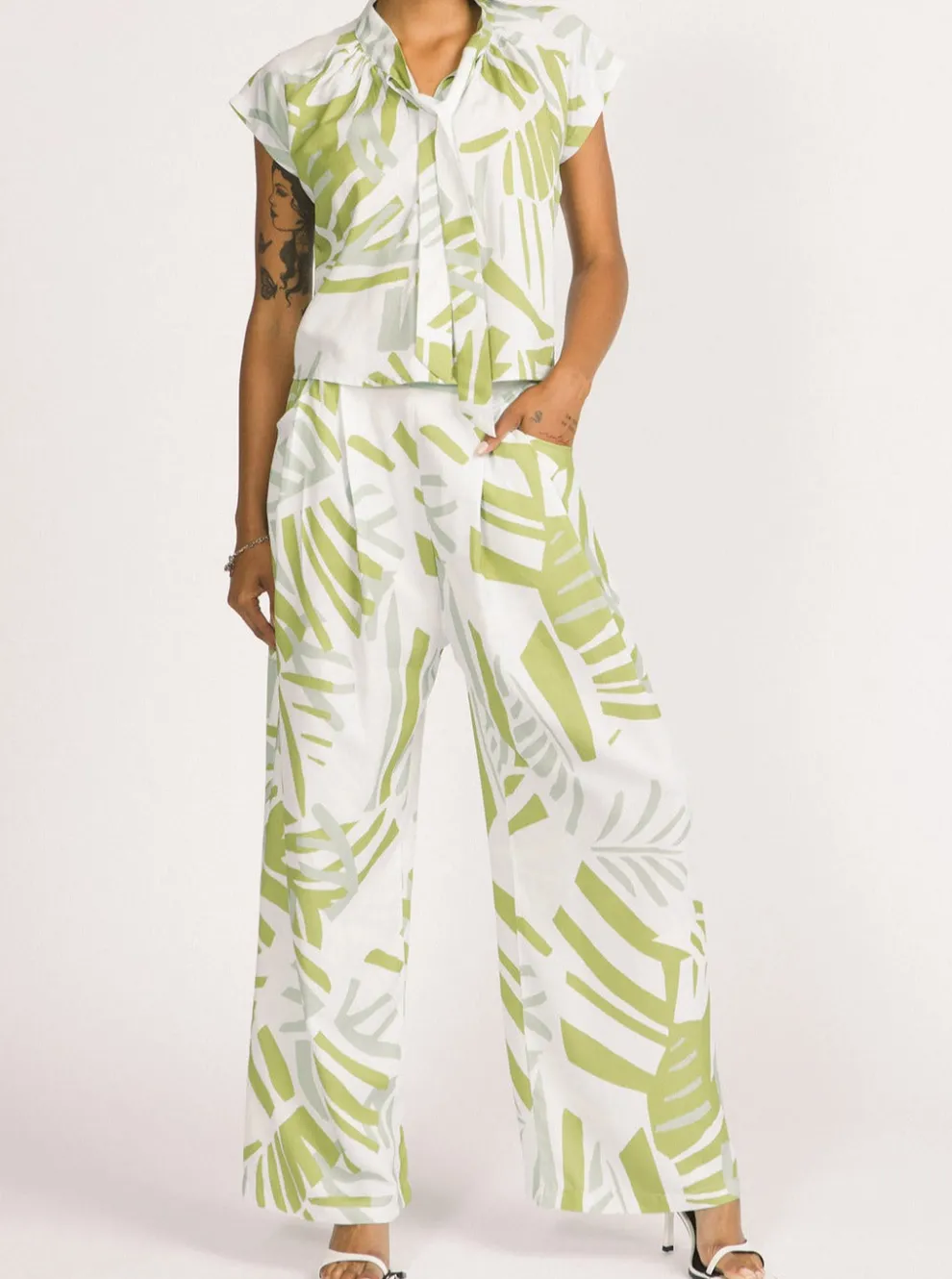 ALLISON WONDERLAND Darcy Pants - Leaf