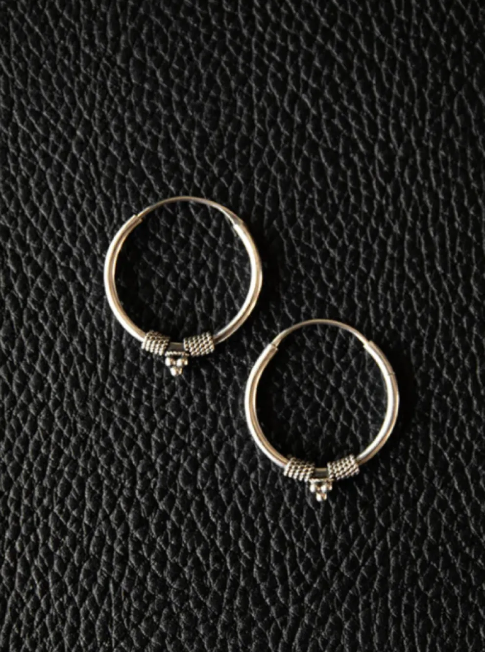 NOIR KALA Guidance Hoop Earrings