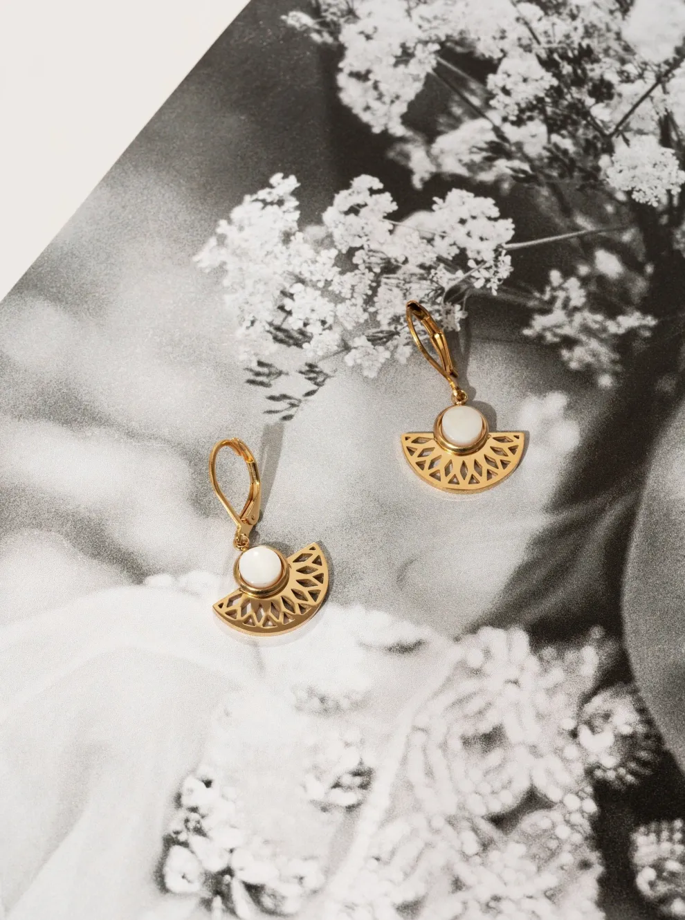 BLOOM Ama Earrings - Onyx