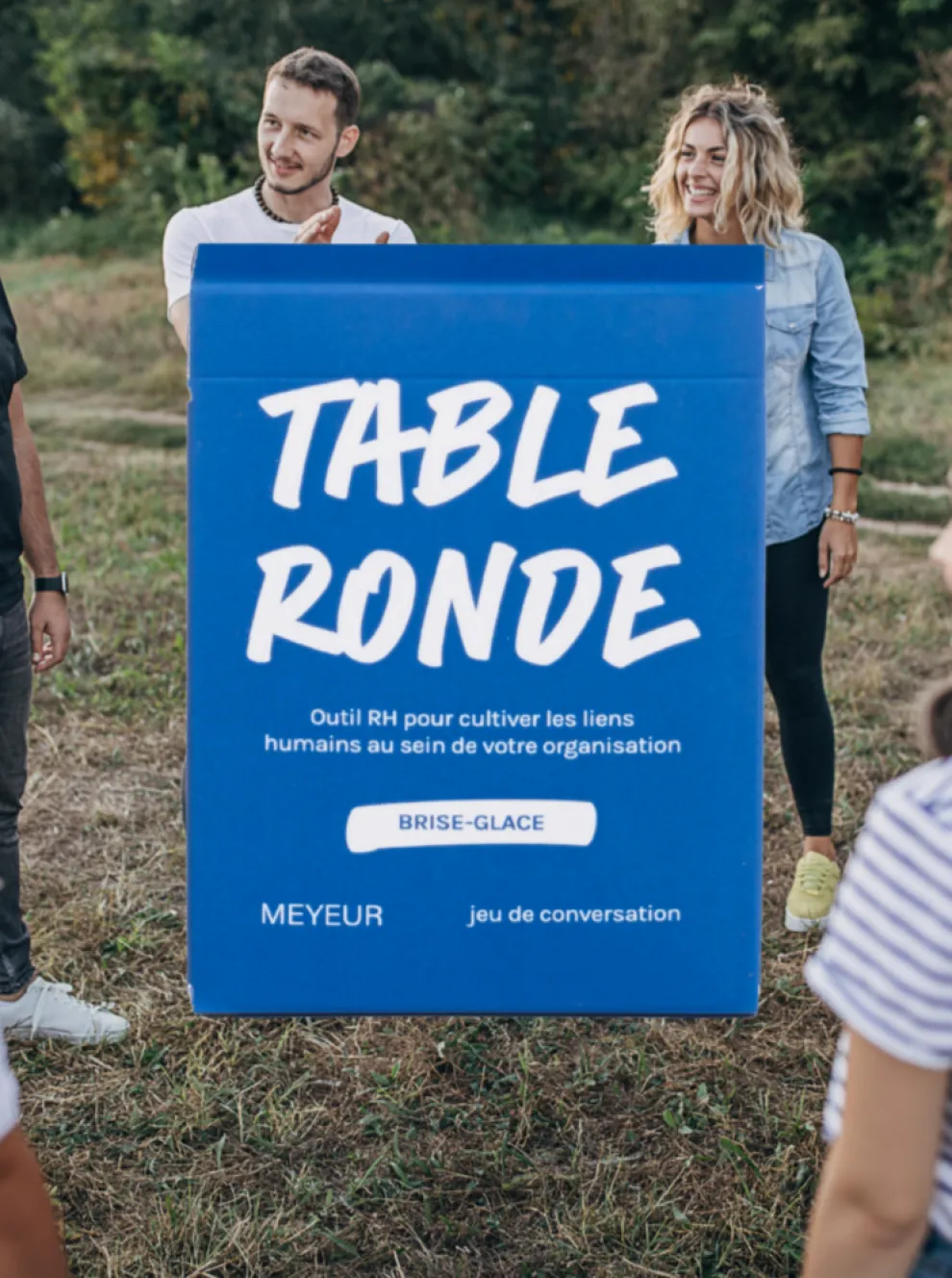 MEYEUR Conversation Game - Round Table (Icebreaker)