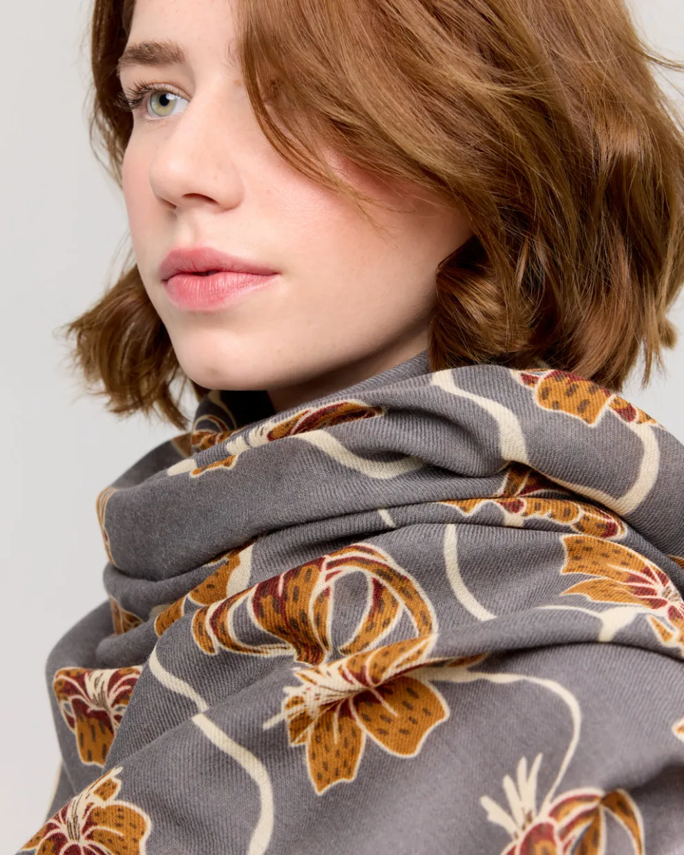 PRINCESS & DRAGON Lily Floral Scarf