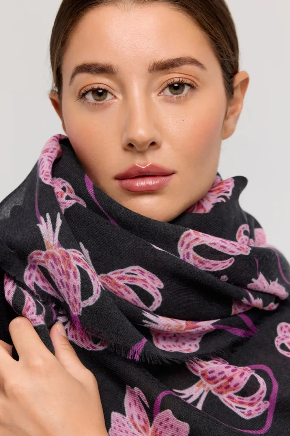 PRINCESS & DRAGON Lily Floral Scarf