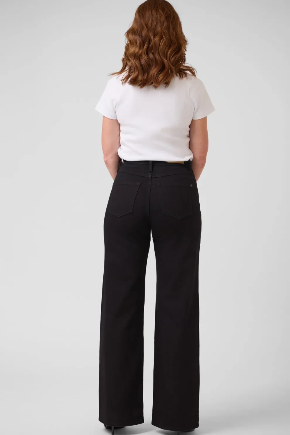 YOGA JEANS Lily Cut - Black