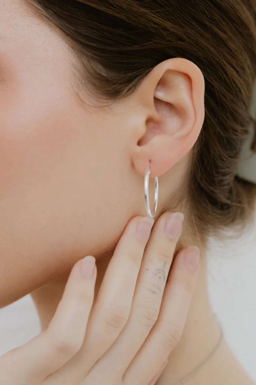 LA RENARDE Medium Creole Butterfly Clasp