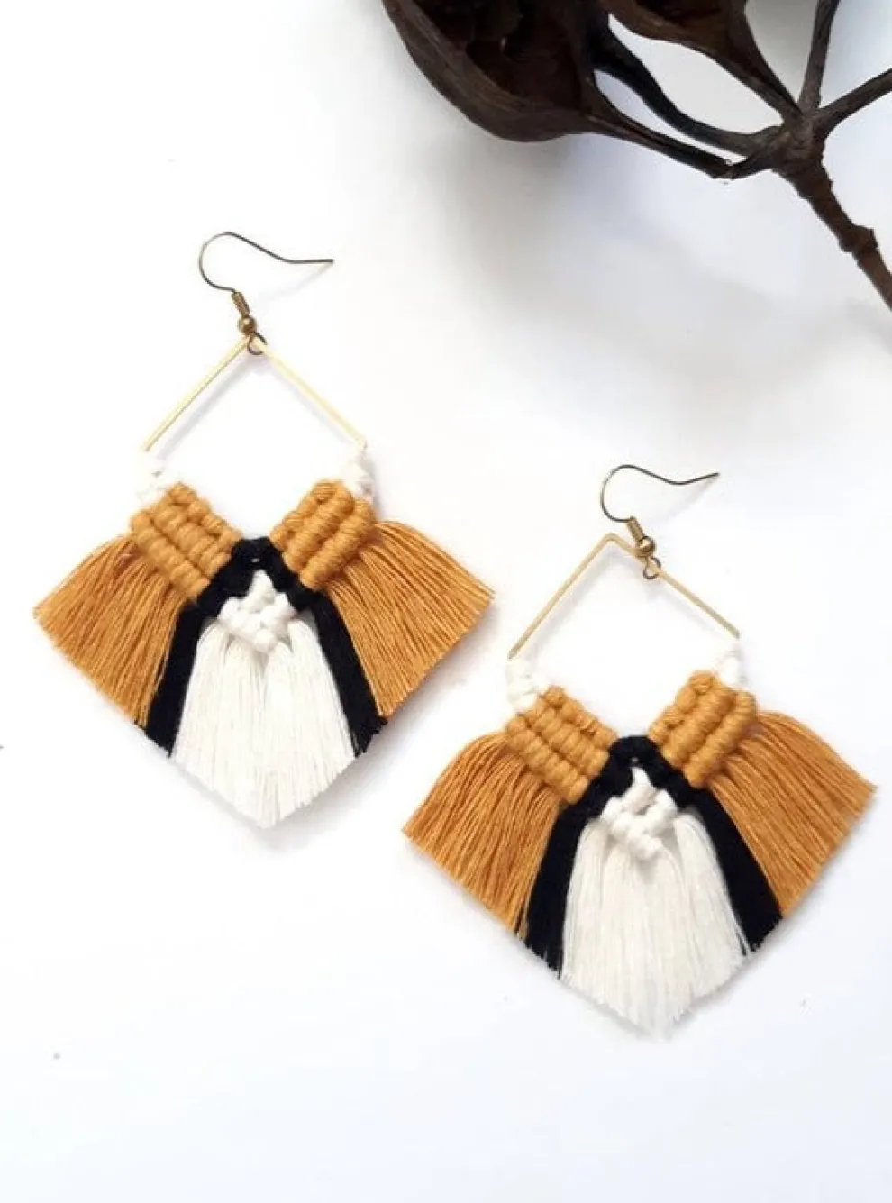 KNOT YOU KNOT ME Dahlia Earrings