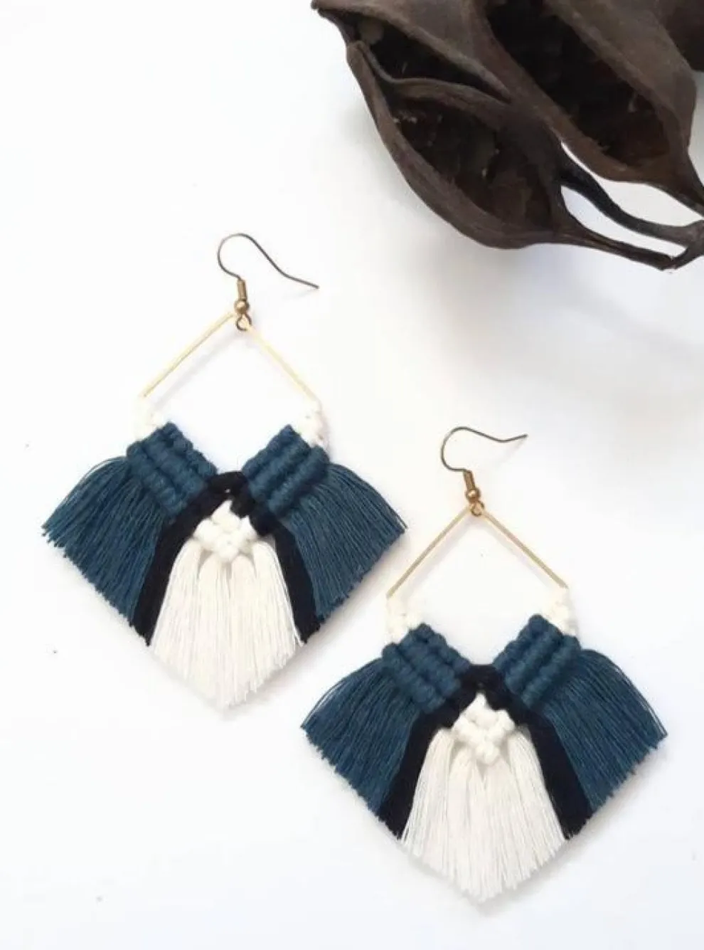 KNOT YOU KNOT ME Dahlia Earrings