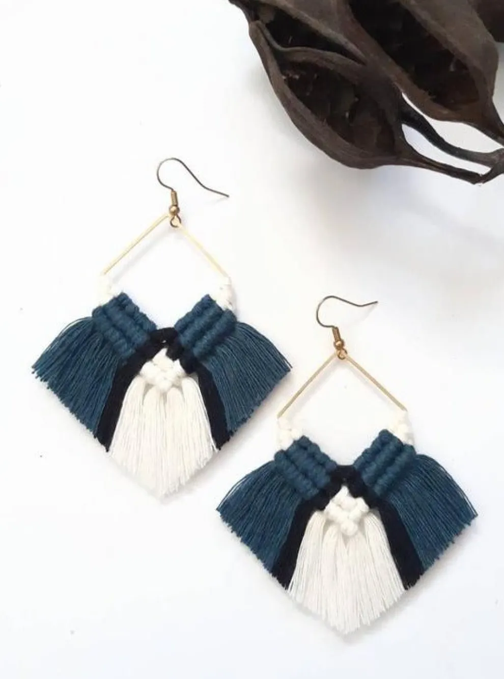 KNOT YOU KNOT ME Dahlia Earrings